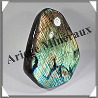 LABRADORITE - 1400 grammes - 145x120x40 mm - Y052