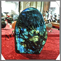LABRADORITE - 3040 grammes - 195x140x50 mm - Y061