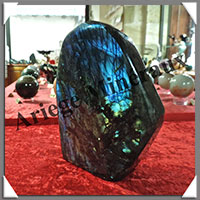LABRADORITE - 3040 grammes - 195x140x50 mm - Y061