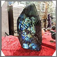LABRADORITE - 7250 grammes - 290x285x60 mm - Y062