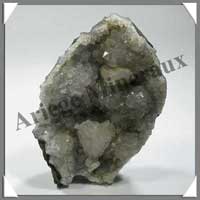 APOPHYLLITE sur QUARTZ - 214 gr - 25x65x100 mm - A056