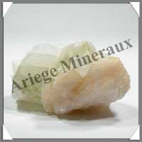 APOPHYLLITE STILBITE - 242 gr - 50x65x105 mm - A019